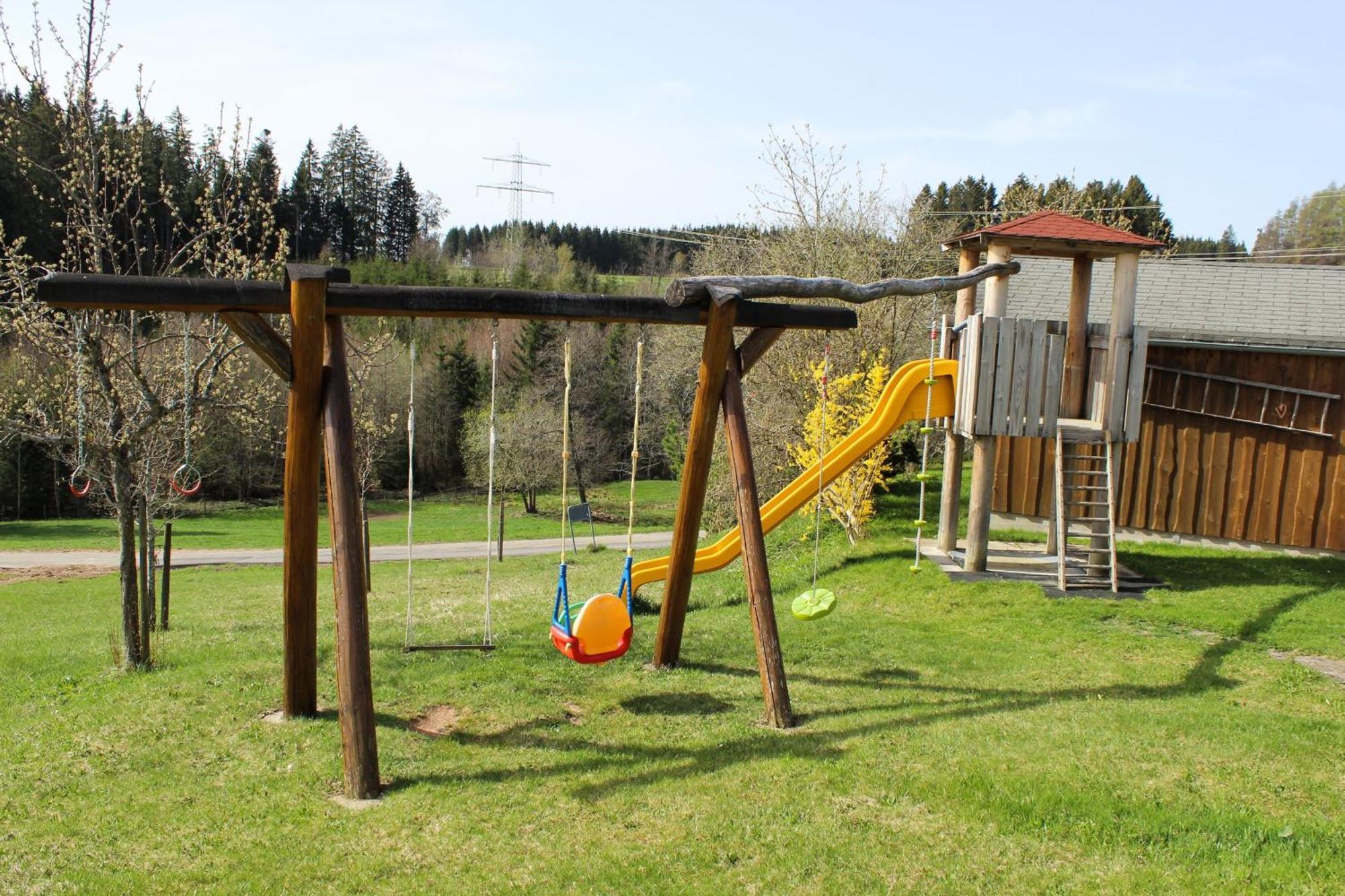 Ferienwohnung Haus Am Roetenberg Grafenhausen Eksteriør billede